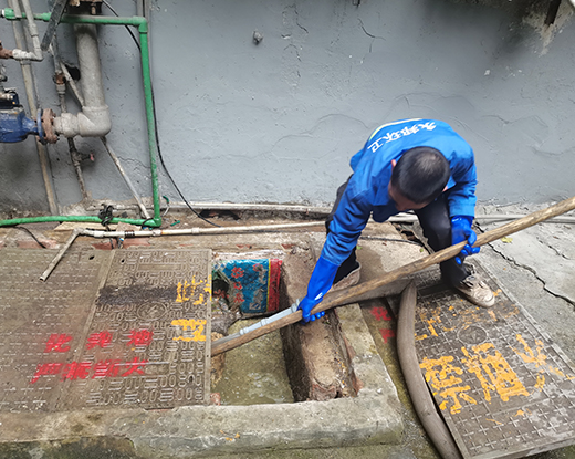 东港清掏化粪池